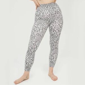 ❗️SOLD❗️OFFLINE By Aerie Goals High Rise 7/8 Legging Gray Cheetah Print Size M